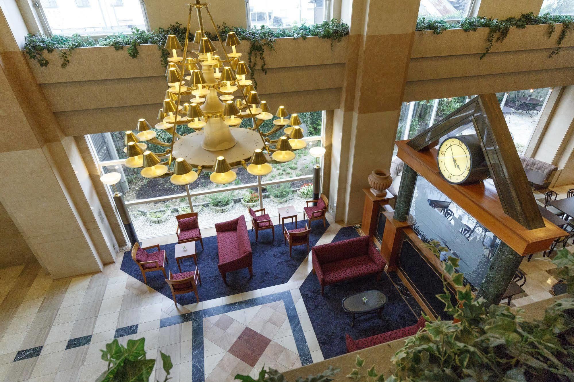 Court Hotel Курасики Экстерьер фото