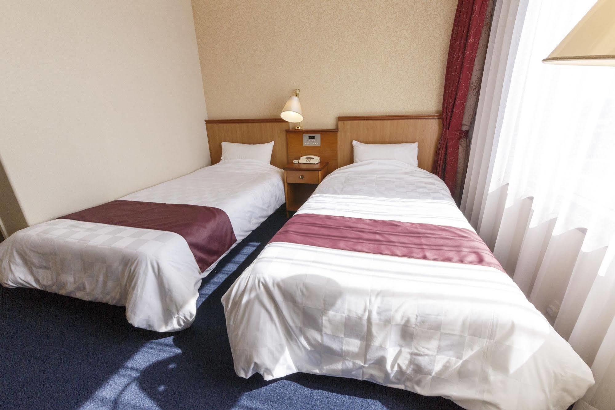 Court Hotel Курасики Экстерьер фото